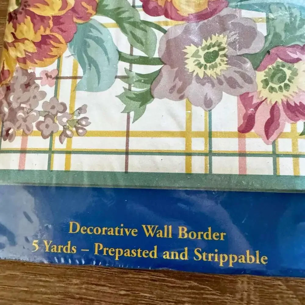 Vintage 1996 Ashley Taylor Floral Wall Border 5 Yards, Pre-Pasted & Strippable
